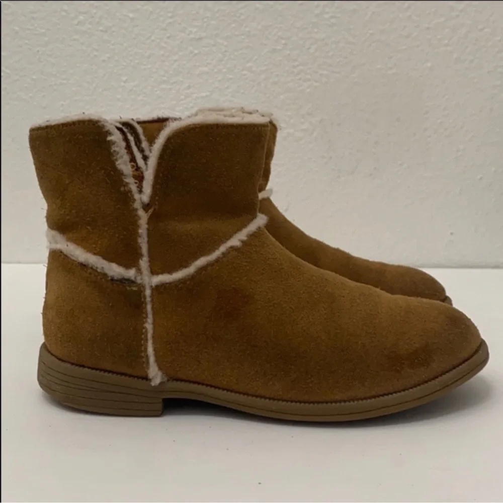 Authentic UGG designer little girls suede leather boots size 11